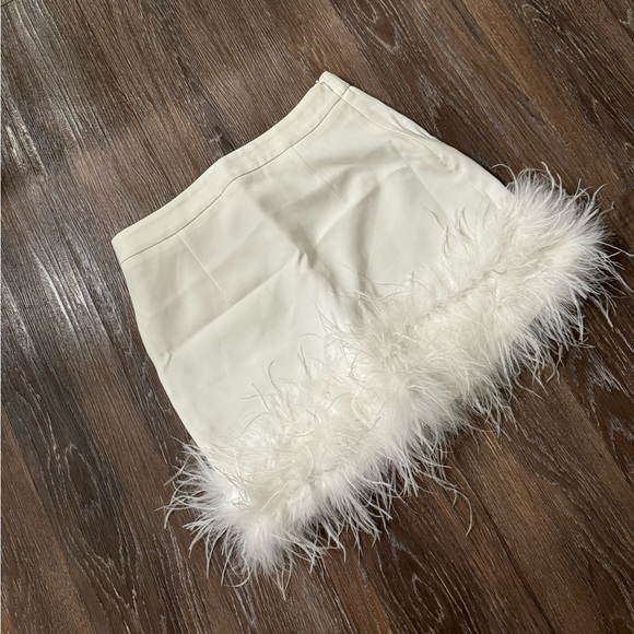 Feather hemline mini skirt - Picture 4 of 6